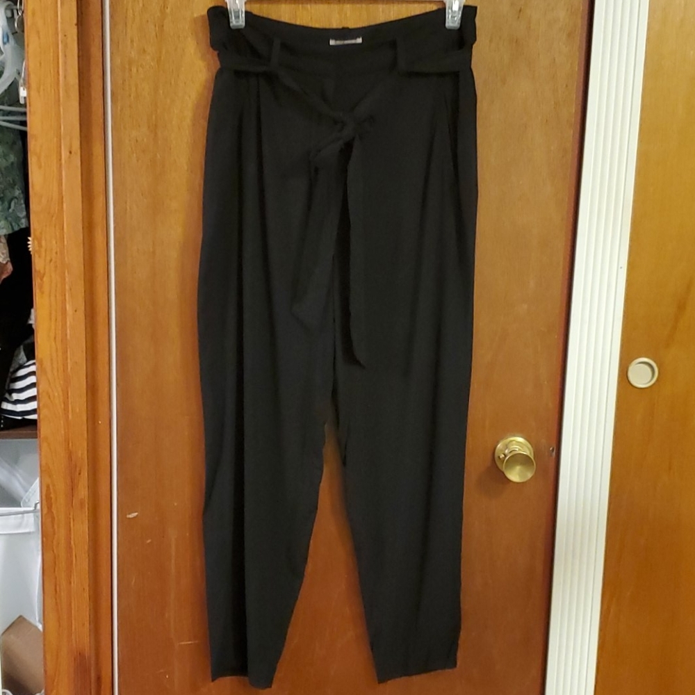 H&M high waisted crop pants NWT size 16
